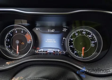 2019 Jeep Cherokee Limited 4X4 из США, поврежденный, VIN 1C4PJMDX6KD303225